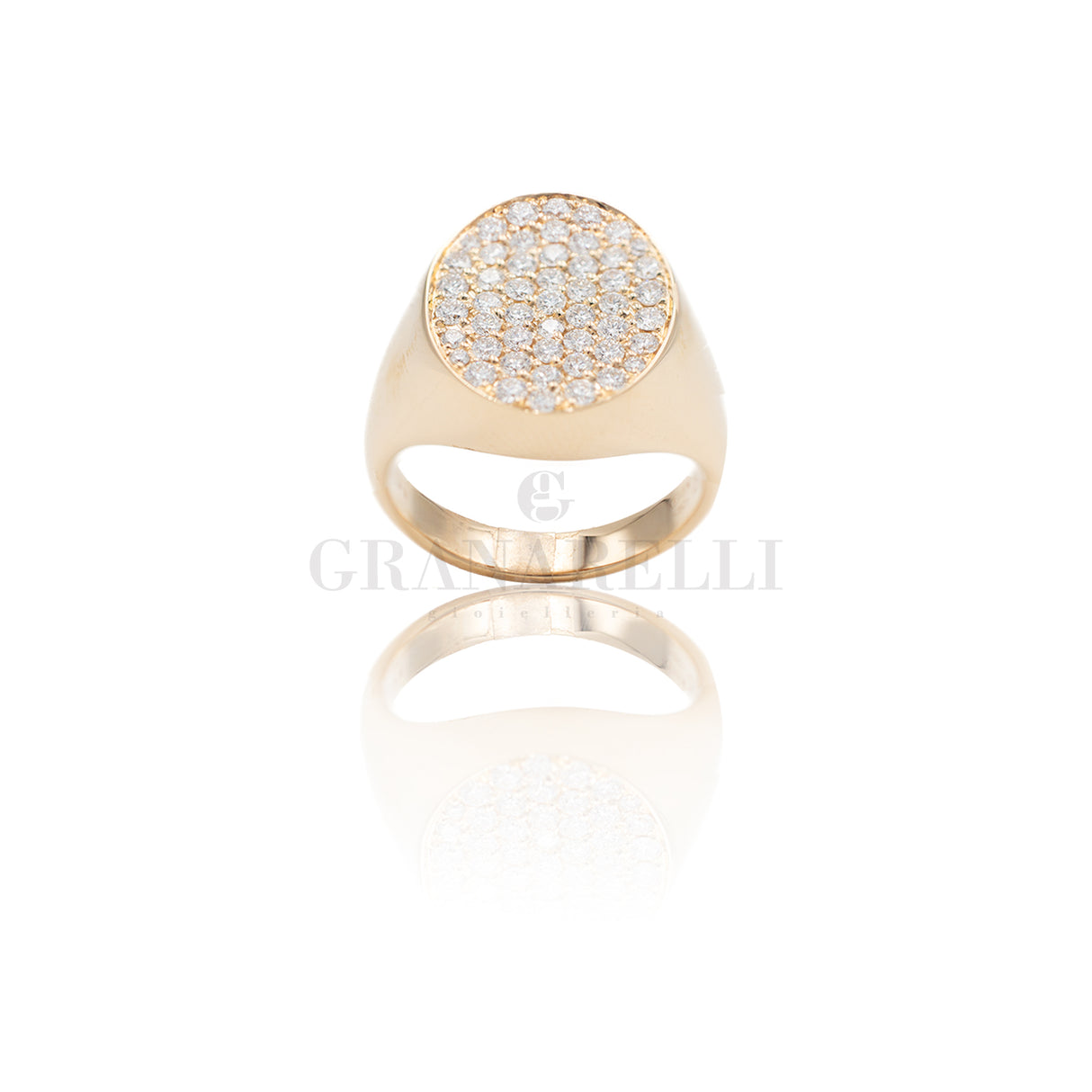 Pavè diamond ring in rose gold