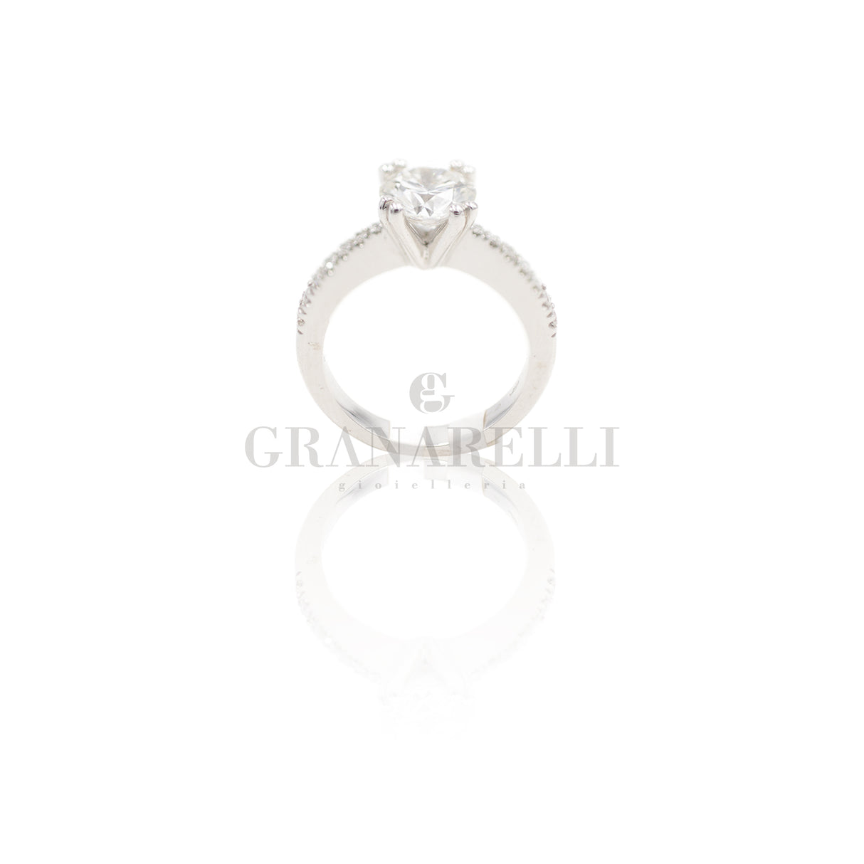 Anello 1.53kt e Diamanti in Oro Bianco