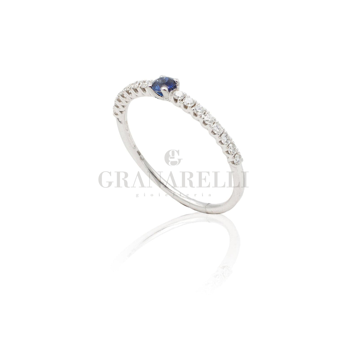 Anillo de anillo de oro rosa con 5 brillantes