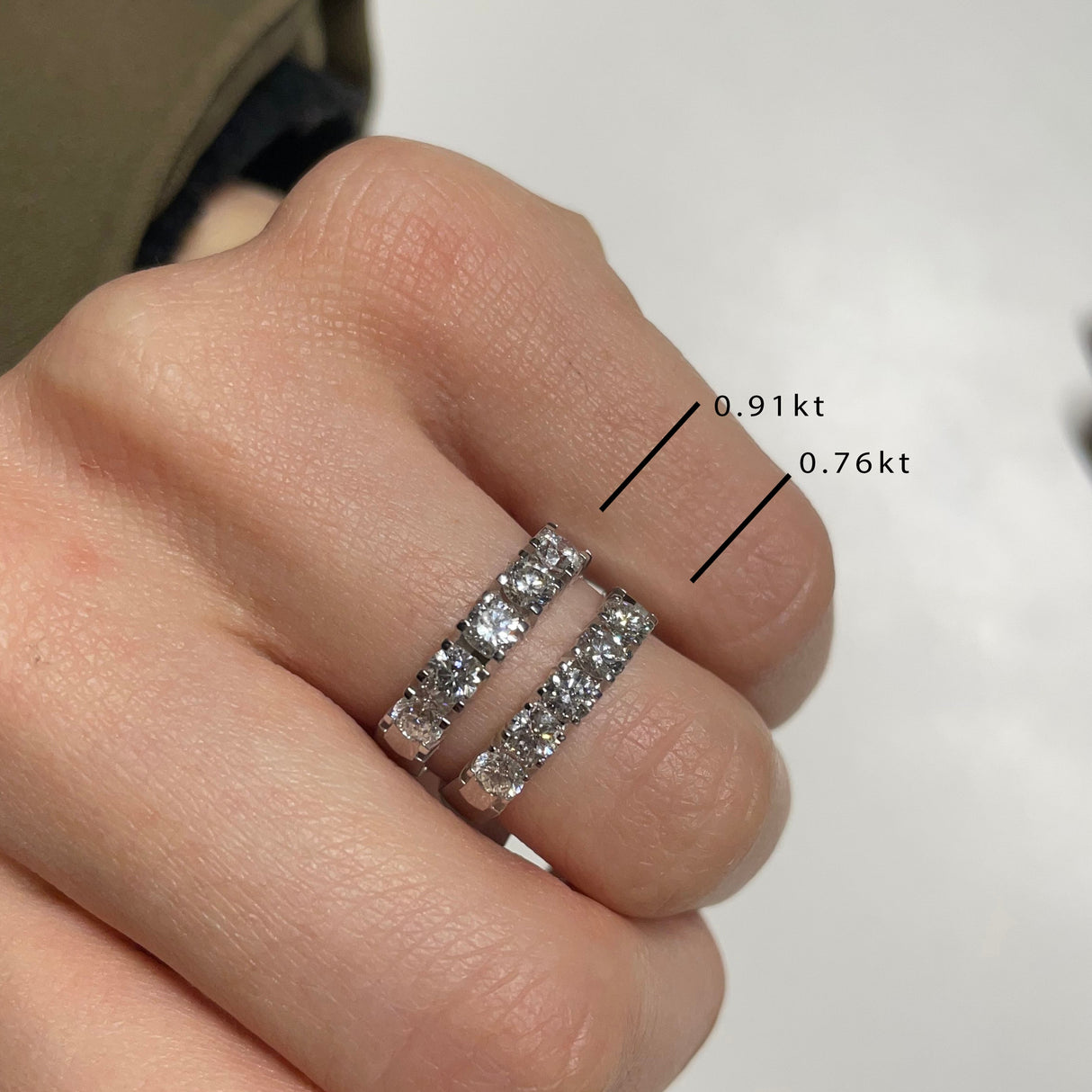 Anello Fedina 5 Diamanti 0.76kt in Oro Bianco-Anelli-GRANARELLI-13-Gioielleria Granarelli