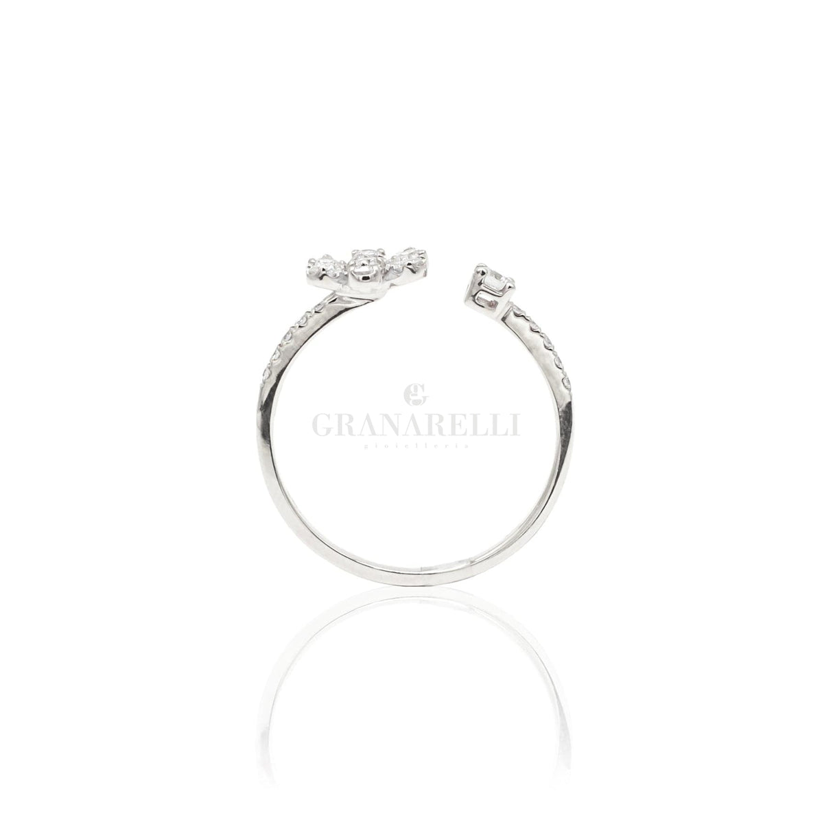 Flower ring with white gold diamonds 0.15ct