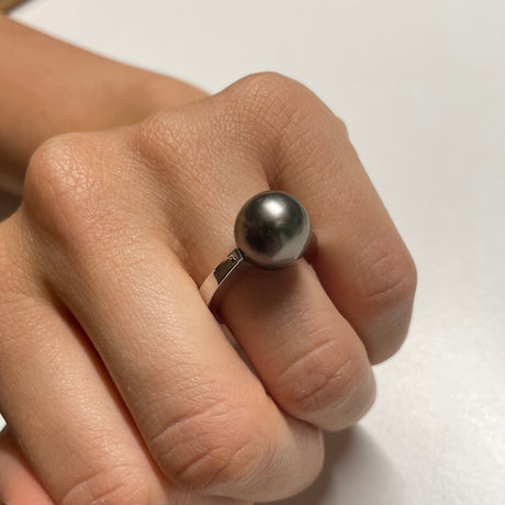 Anello Perla grigia in Oro Bianco-Anelli-GRANARELLI-Gioielleria Granarelli