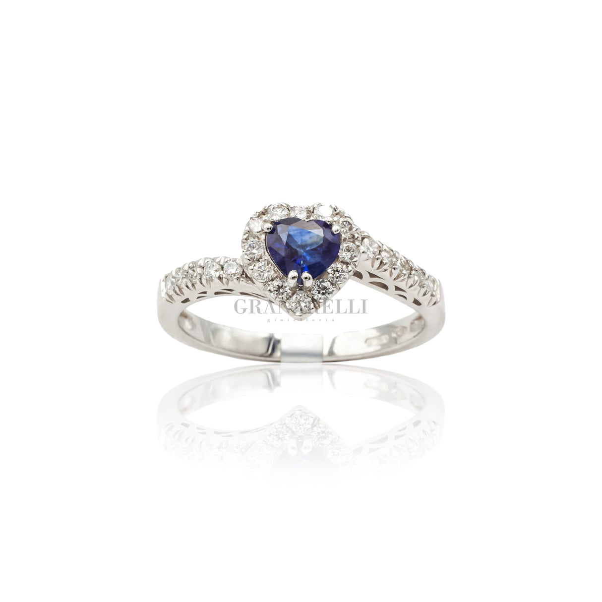 Anello Zaffiro cuore 0.46kt e Diamanti in Oro Bianco-Anelli-GRANARELLI-Gioielleria Granarelli