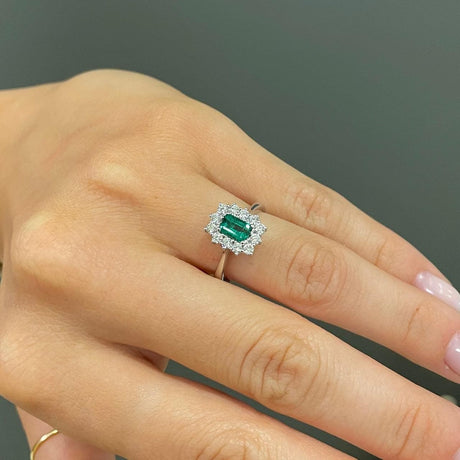 Anello in Oro Bianco con Smeraldo e Diamanti-Anelli-GRANARELLI- [SKU] -Gioielleria Granarelli