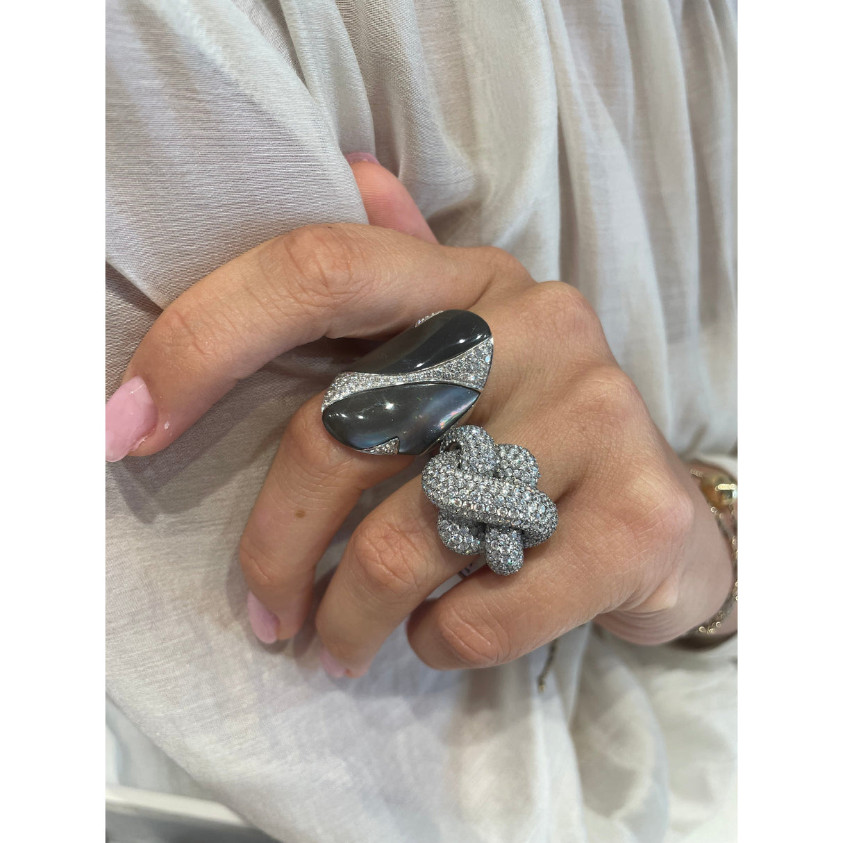 Anello intreccio con Diamanti in Oro Bianco brunito-Anelli-GRANARELLI-Gioielleria Granarelli