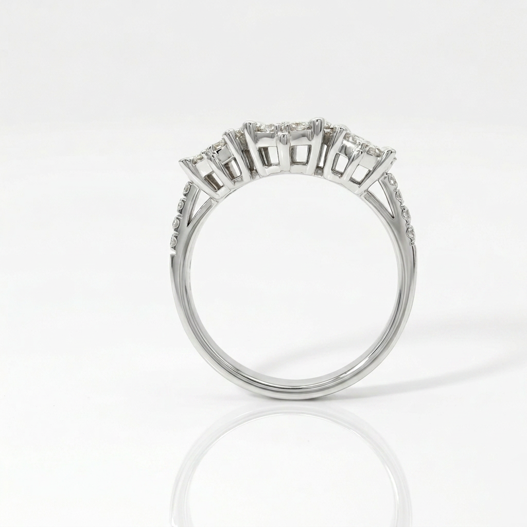 Anello Trilogy Illusione in Oro Bianco e Diamanti ct 0.85