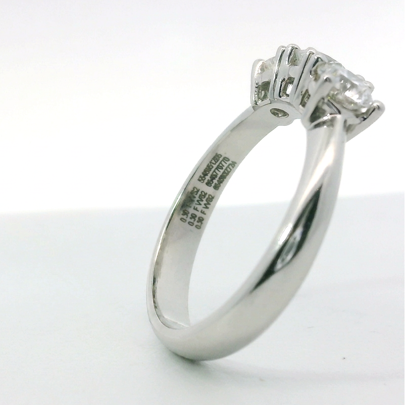 Anello Trilogy  Oro bianco 0,90ct certificate GIA