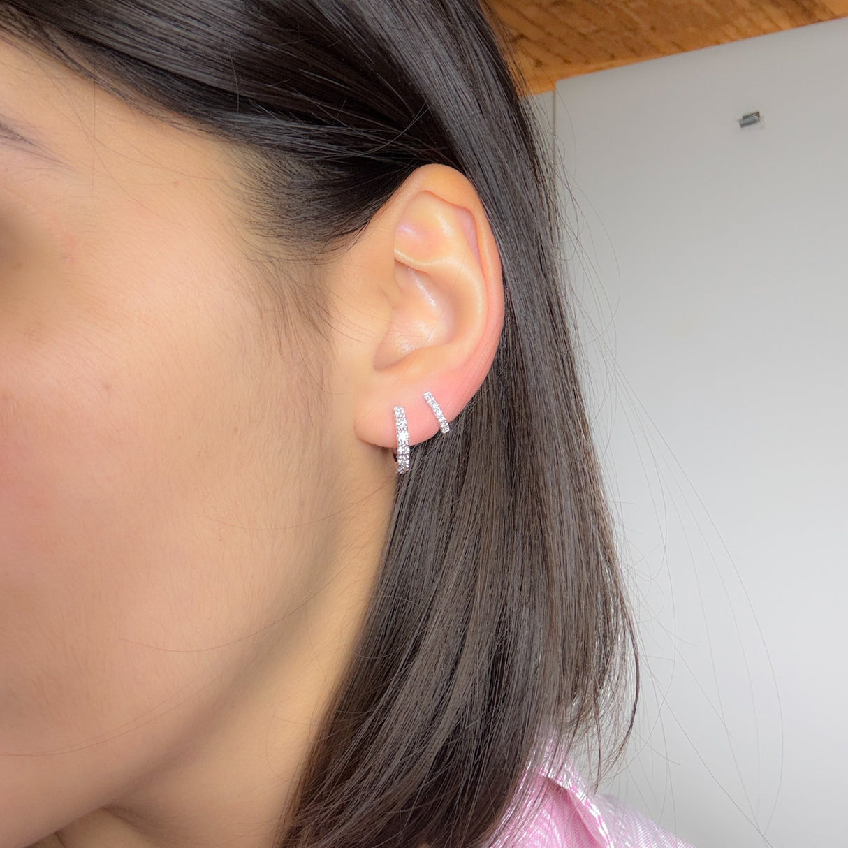 Orecchini Cerchi con Diamanti Bianchi 0.60kt in Oro Bianco