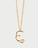 Collana con pendente iniziale E