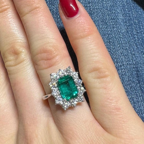 Anello in Oro Bianco con Smeraldo 3.06kt e Diamanti-Anelli-GRANARELLI-Gioielleria Granarelli