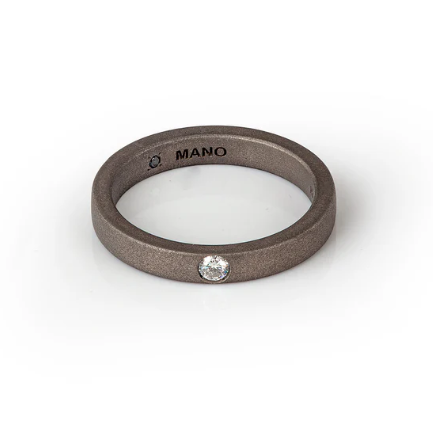 MEN'S SOLITAIRE FLAT TITANIUM BAND WITH 10 POINT WHITE DIAMOND