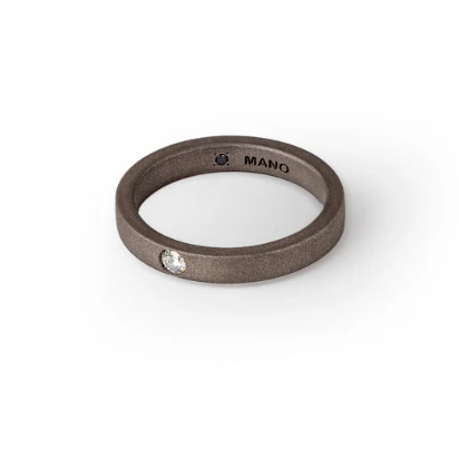 MEN'S SOLITAIRE FLAT TITANIUM BAND WITH 10 POINT WHITE DIAMOND