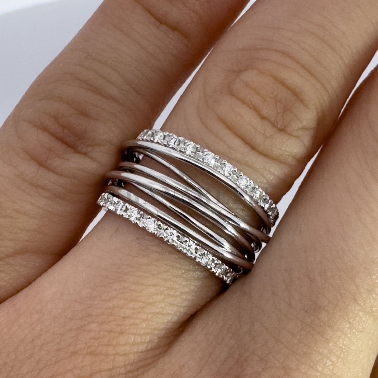 Multifile ring diamond in white gold