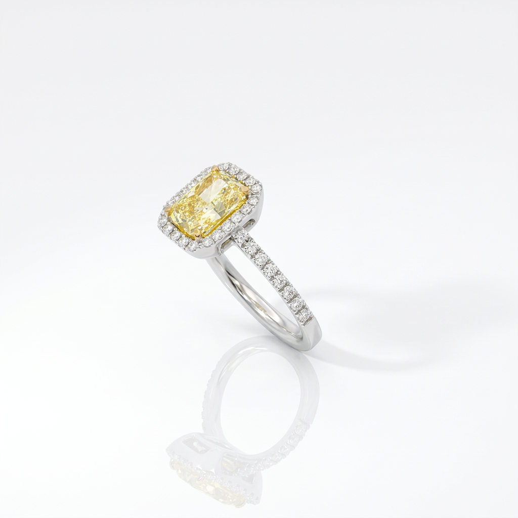 Anello Halo con Diamante Fancy GIA
