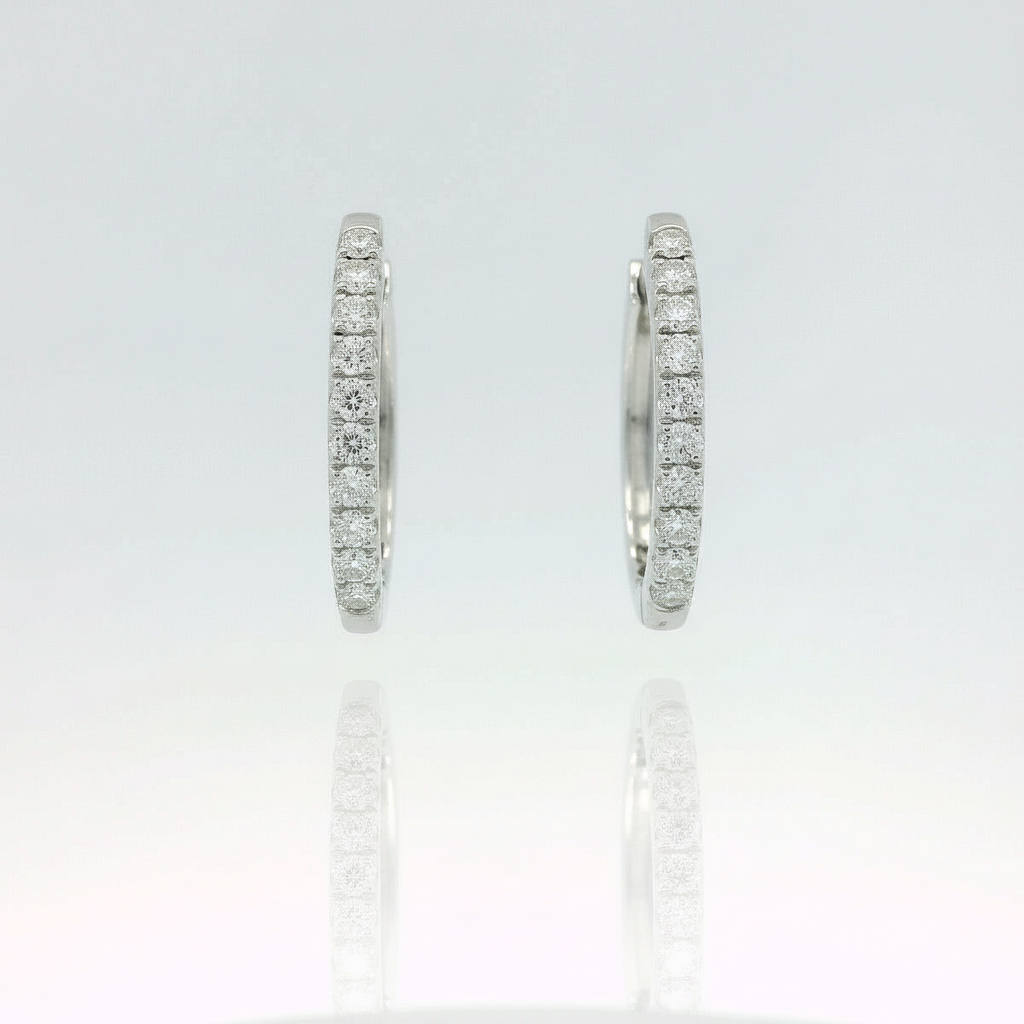 Orecchini Ovali Diamanti Bianchi 0.46t in Oro Bianco