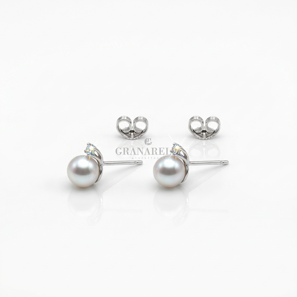 Perla earrings with diamond Ø 8-8.5 mm Akoya