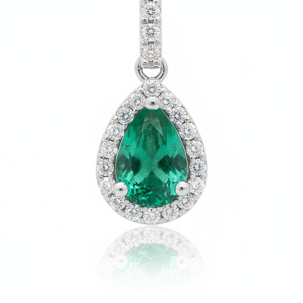 Girocollo in Oro Bianco con Smeraldo Goccia 0,66ct e Diamanti