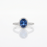 Anello in Oro Bianco con Zaffiro Ovale 1,52ct e Diamanti