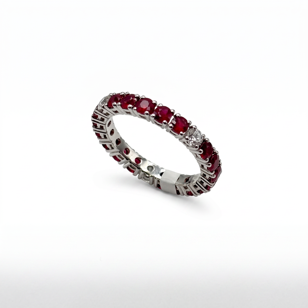 Anello Fedina Oro Bianco 18kt Rubini 2.17kt e Diamanti
