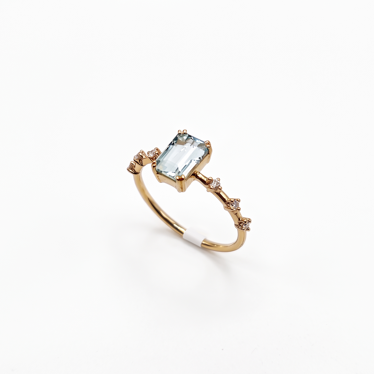Anello Oro Giallo 9kt con Berillo Azzurro Taglio Smeraldo e Diamanti - GioGio