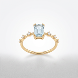 Anello Oro Giallo 9kt con Berillo Azzurro Taglio Smeraldo e Diamanti - GioGio