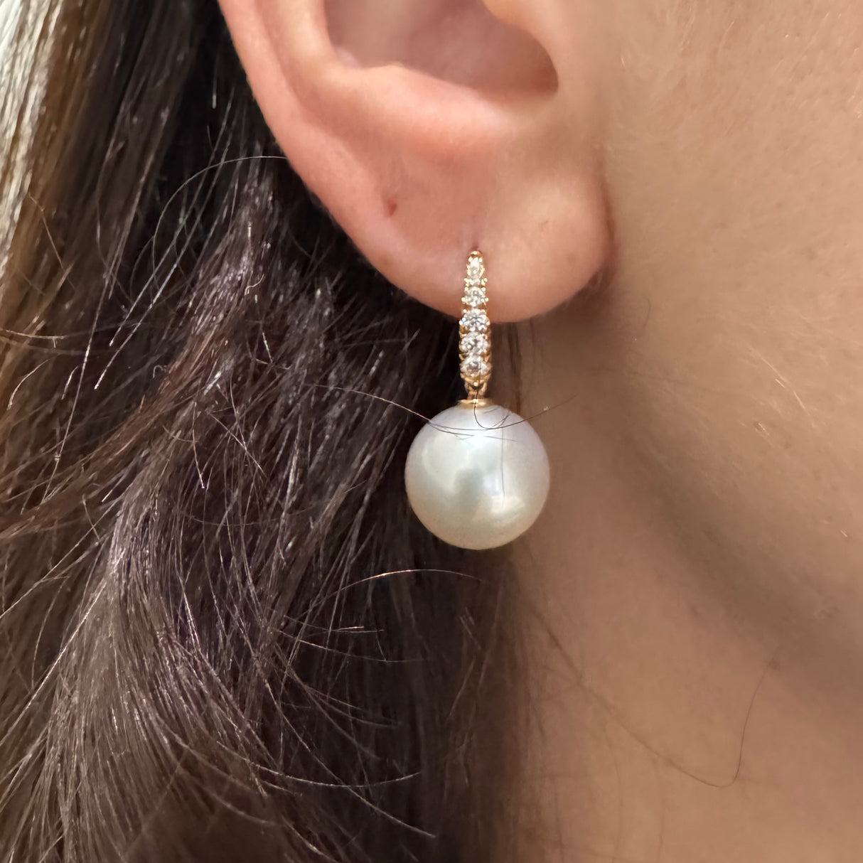 Boccola con Perla Australiana e Diamanti in Oro Rosa