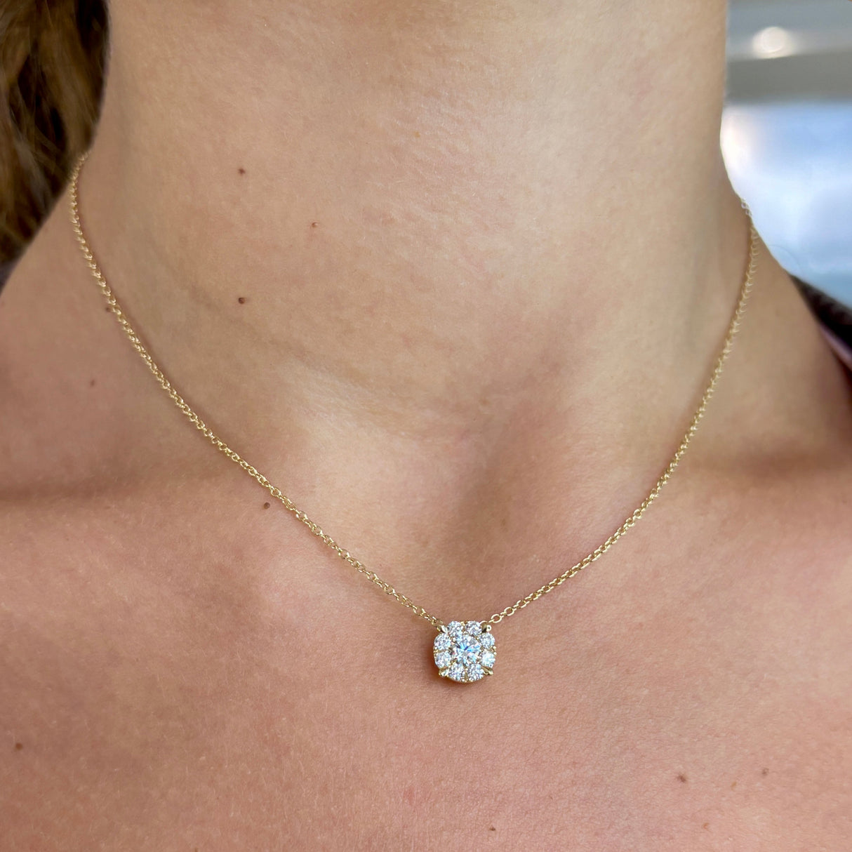Diamond flower crew 0.49kt in white gold