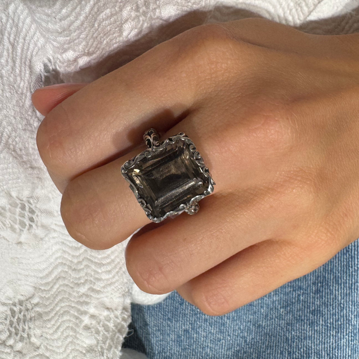 Ring with stone fume
