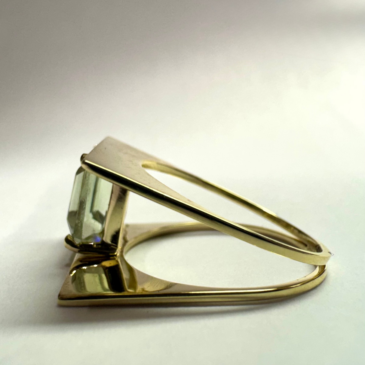 Anello in Oro Giallo 9kt con Ametista Verde