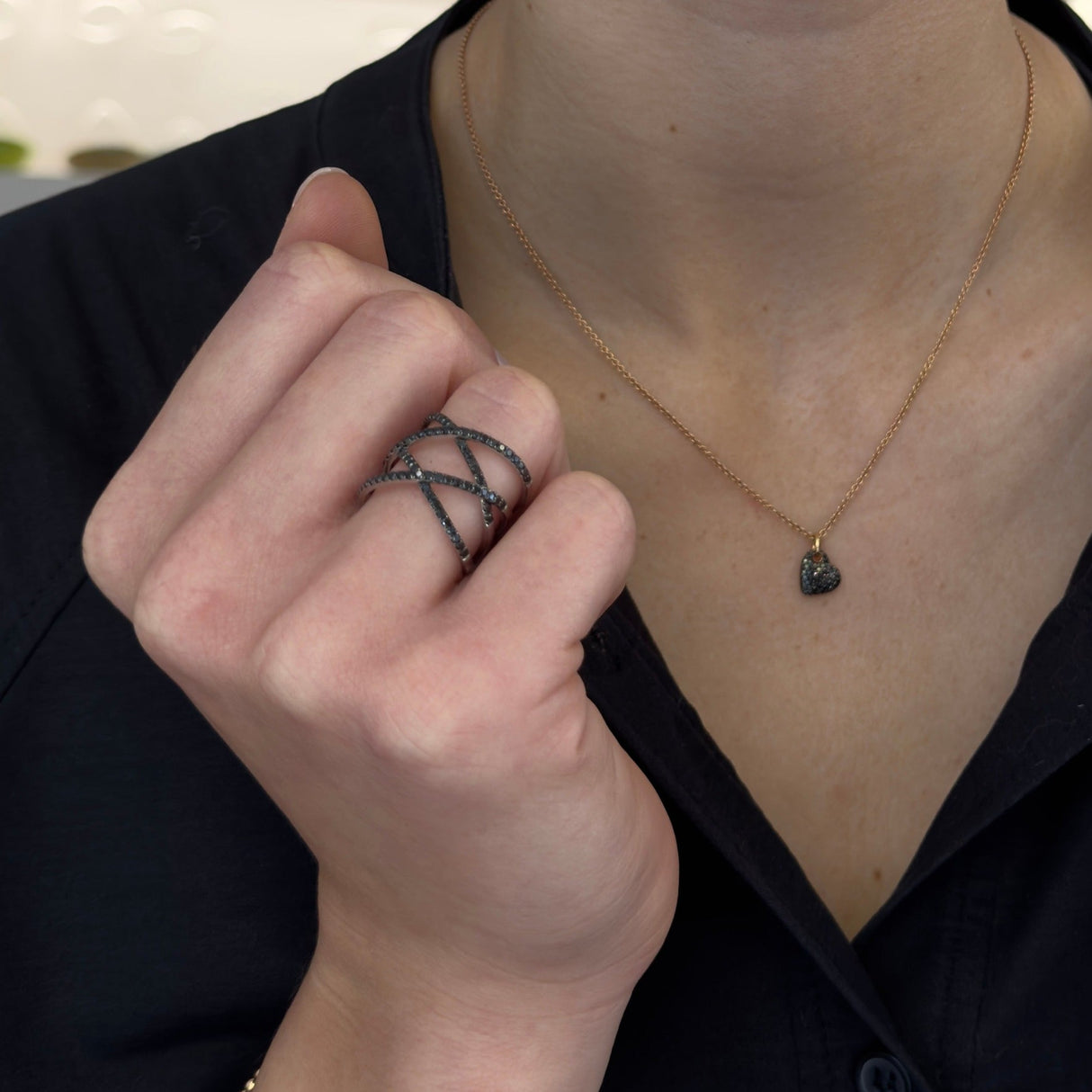 Anello Crivelli Intreccio Diamanti Neri