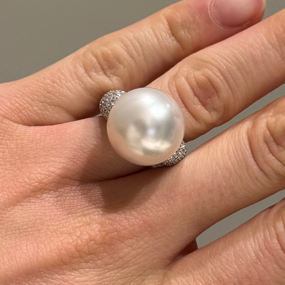 Anello Pavé di Diamanti e Perla Oro bianco