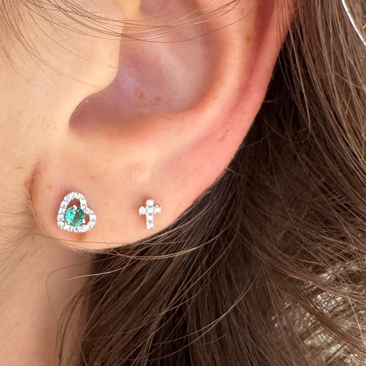 Smaragd-Herz-Ohrringe