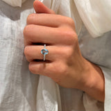 Anello Acquamarina Ovale con Diamanti
