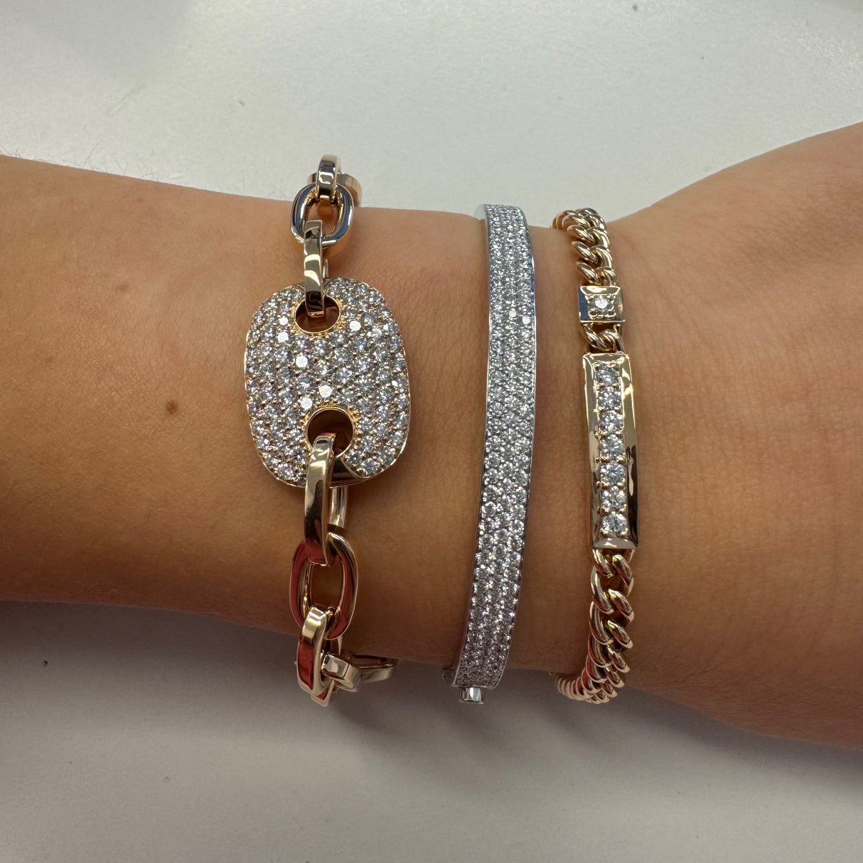 Bracelet with pink gold and diamond plate