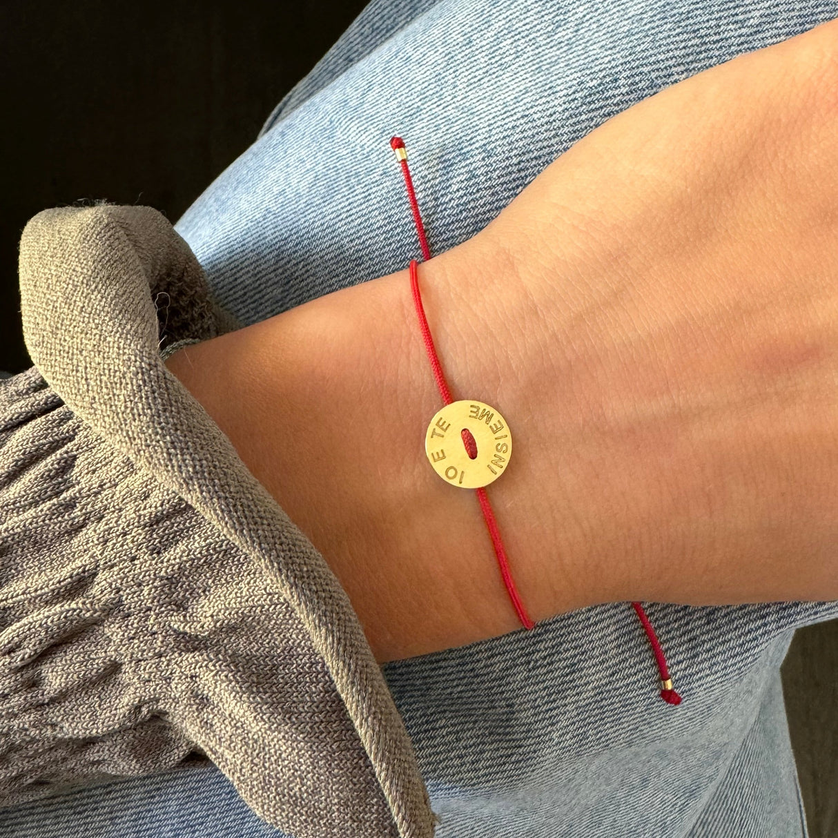 Bracciale bottone Su Cordino Rosso