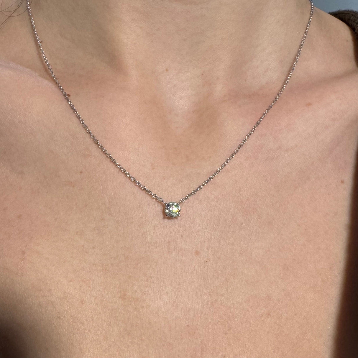 Girocollo Punto Luce Castone a Calice 0.56kt