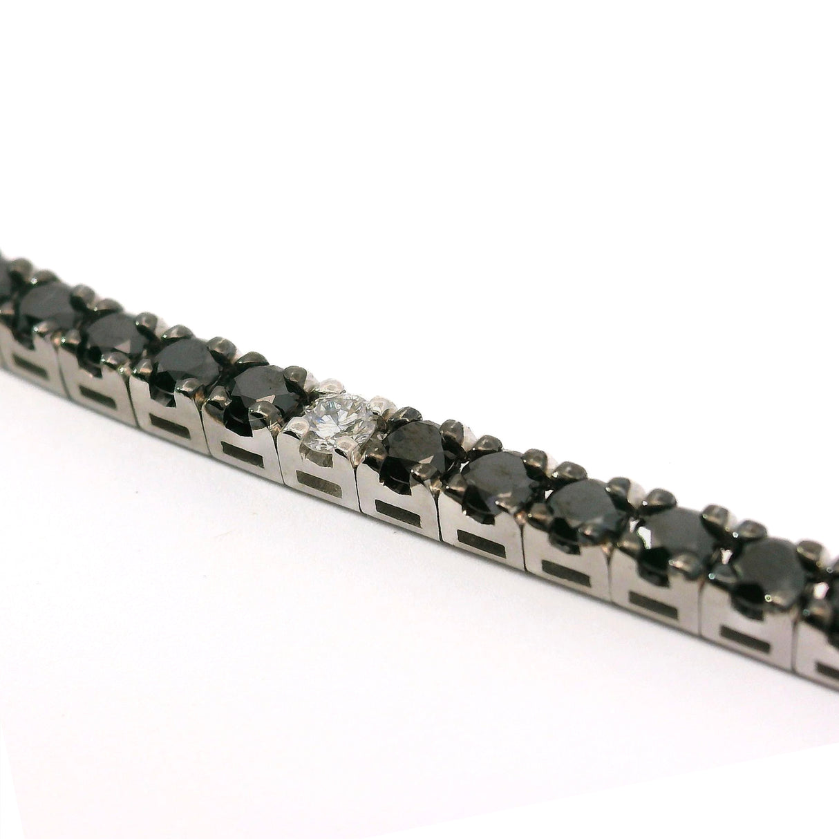Bracciale Tennis Diamanti Neri 2.80kt e Spot Bianchi-Bracciali-RECARLO-Gioielleria Granarelli