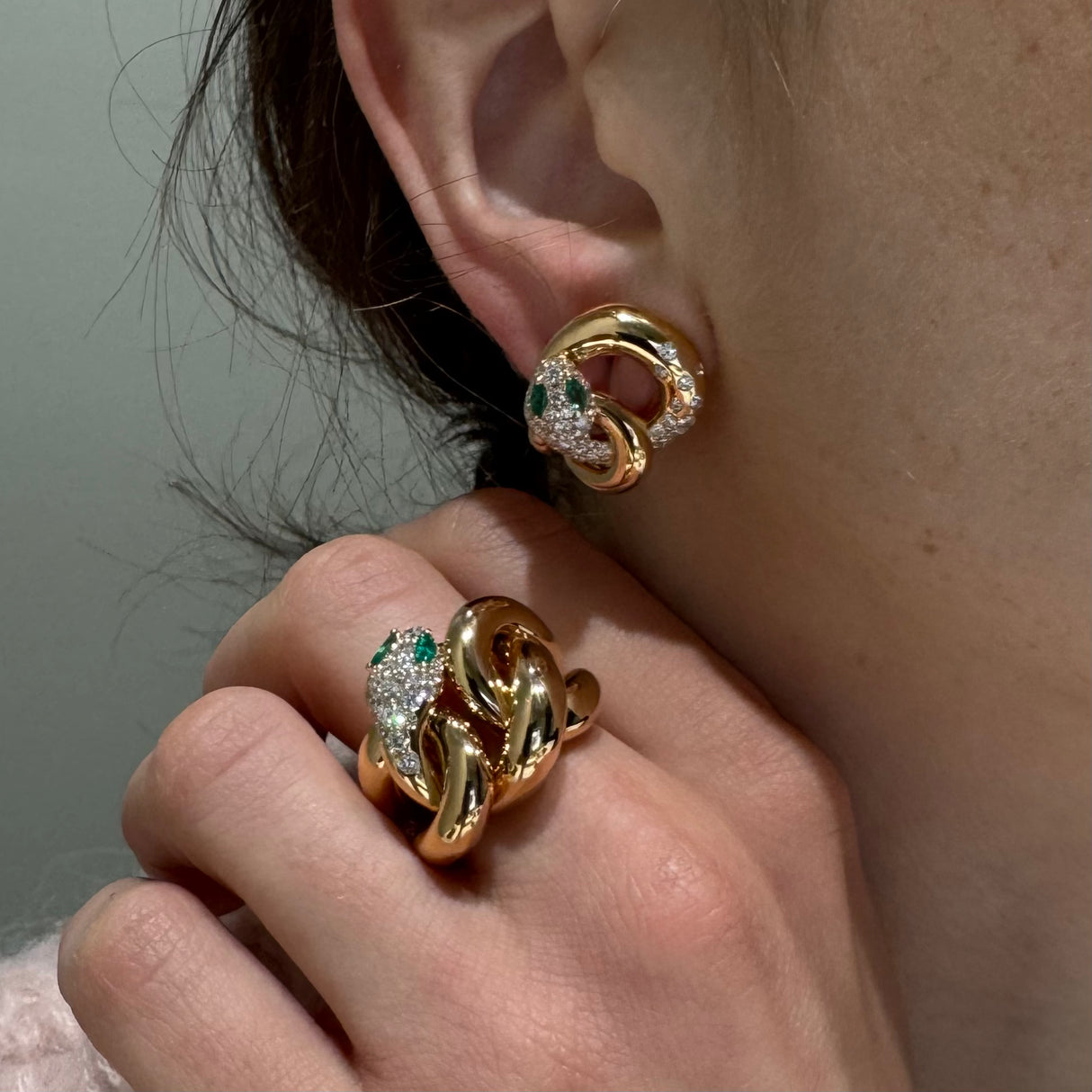 Orecchini Lobo Serpente Smeraldi e Diamanti Crivelli