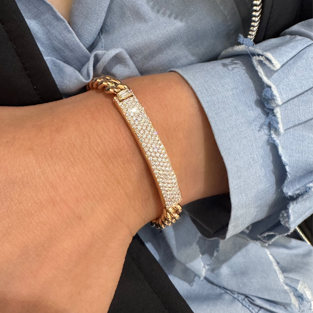 Bracelet with pink gold and diamond plate