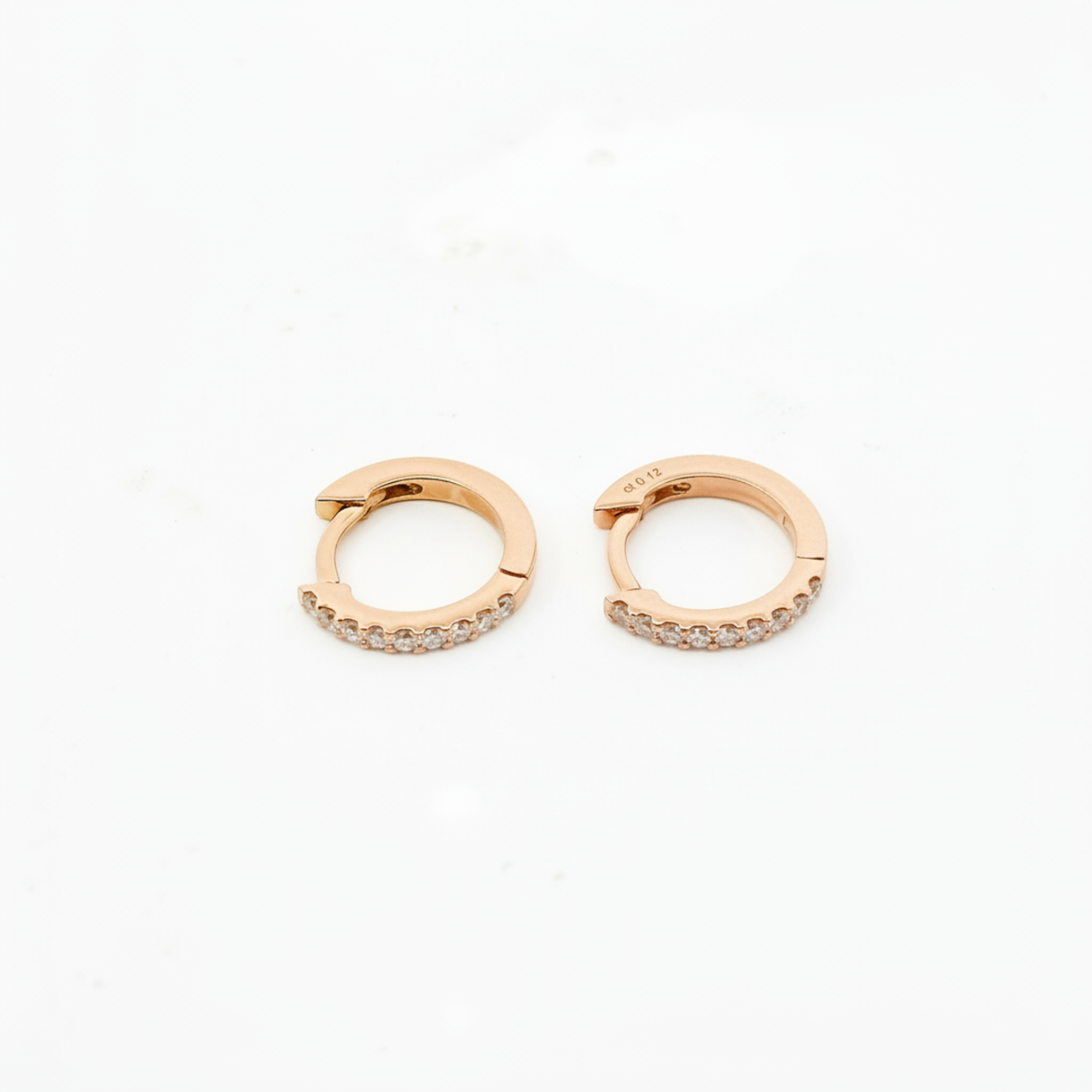 Orecchini Cerchi Diamanti Bianchi 0.12t in Oro Rosa