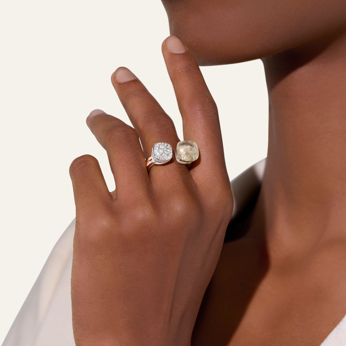 Anello Nudo In Oro Rosa e Bianco Con Topazio Bianco e Diamanti-Anelli-POMELLATO-Gioielleria Granarelli