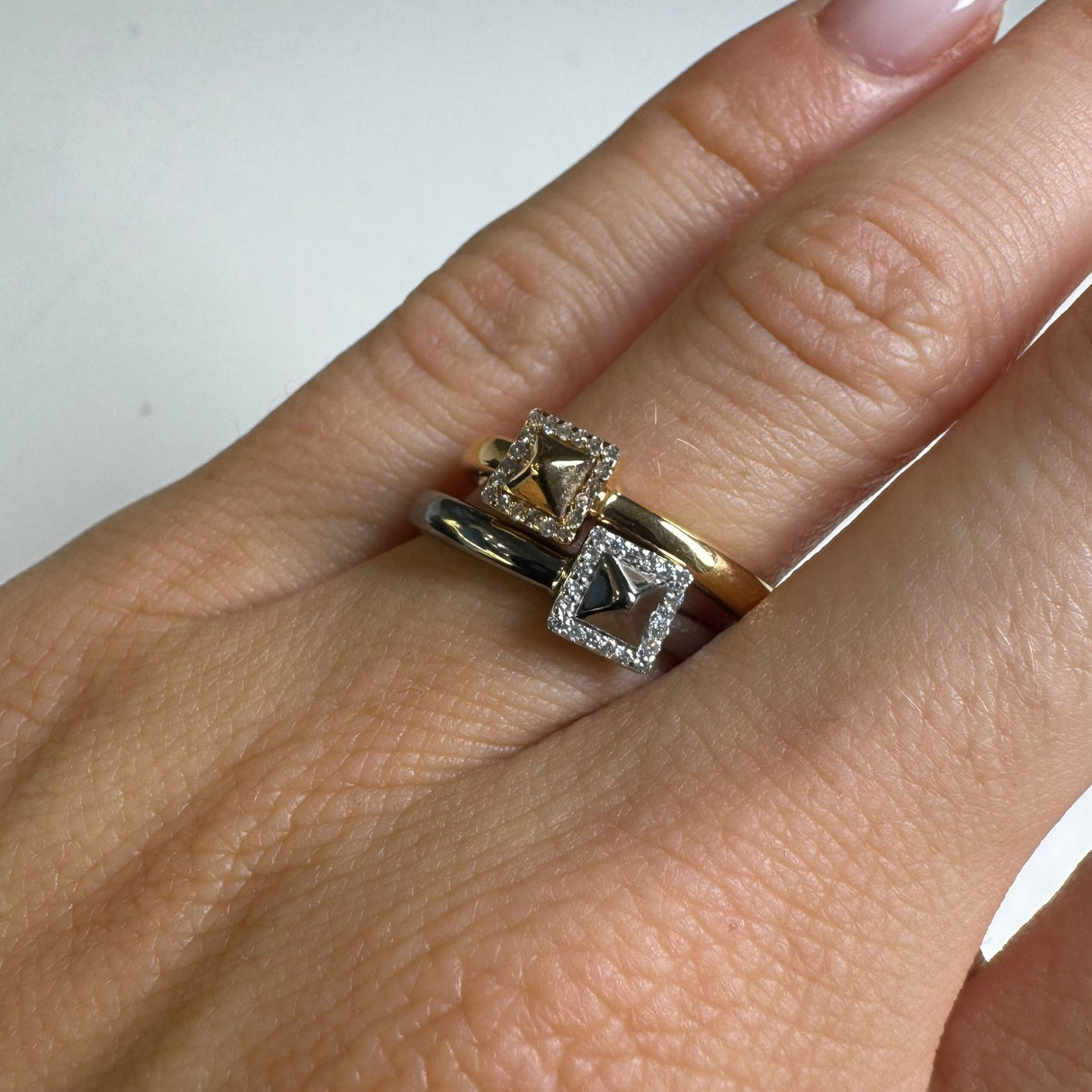 Anello con quadrato di Diamanti Oro Giallo