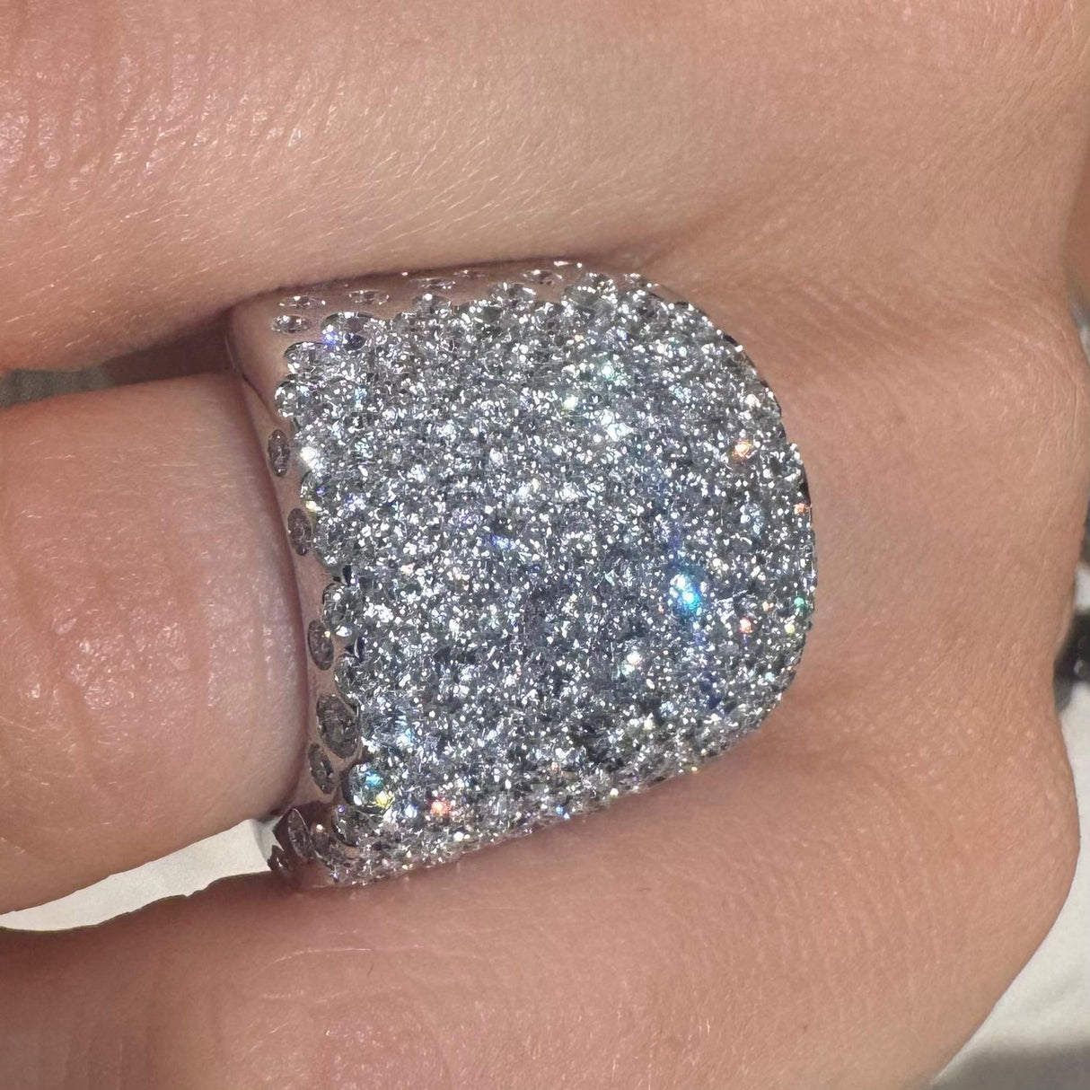 Anello con Diamanti in Oro Bianco