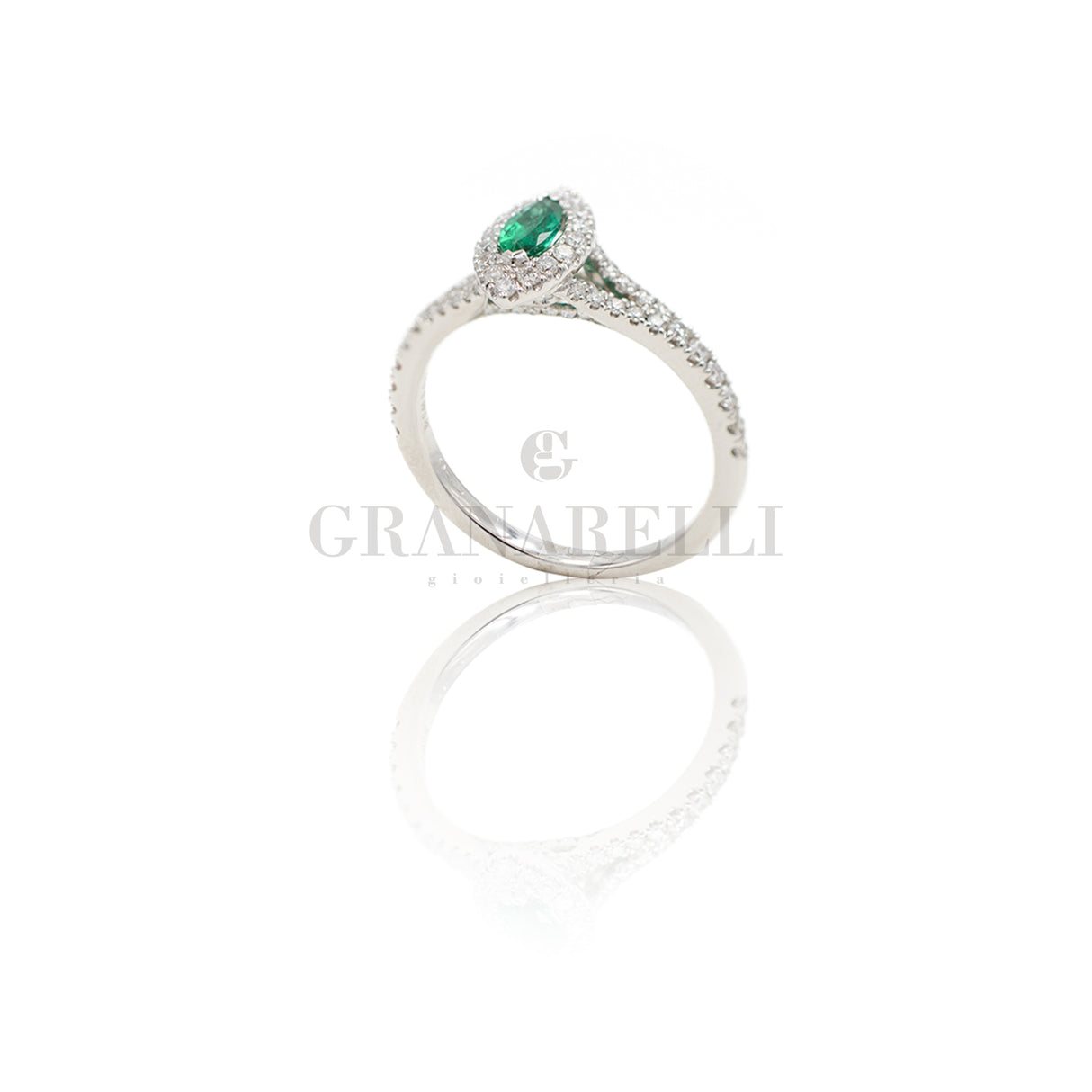Anello Diamanti Navette in Oro Bianco e Smeraldi