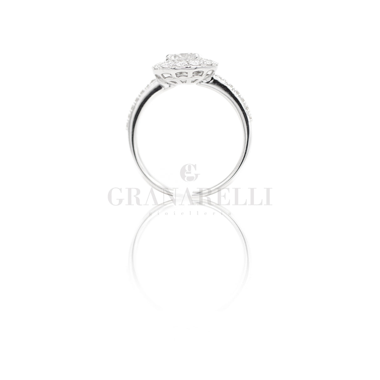 Anello Halo Oro bianco e Diamanti 0.71 GIA
