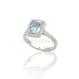 Aquamariner ovaler Ring und Diamanten