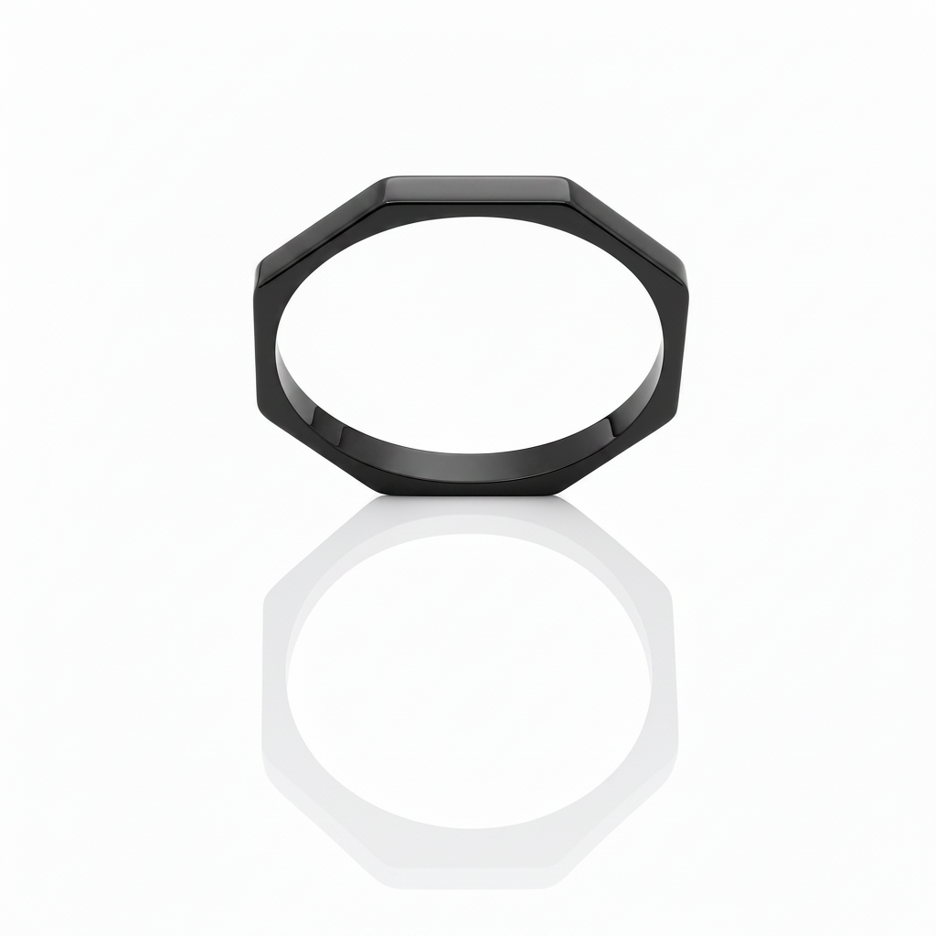 Anello ottagonale nero liscio
