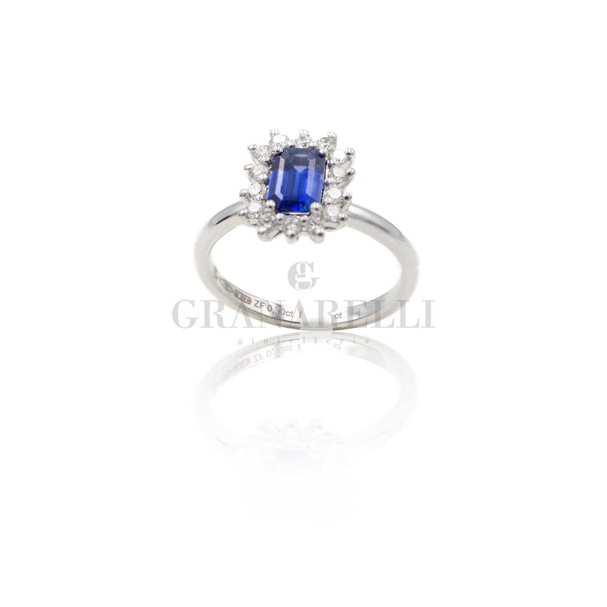 Anello in Oro Bianco con Zaffiro 0.70kt e Diamanti