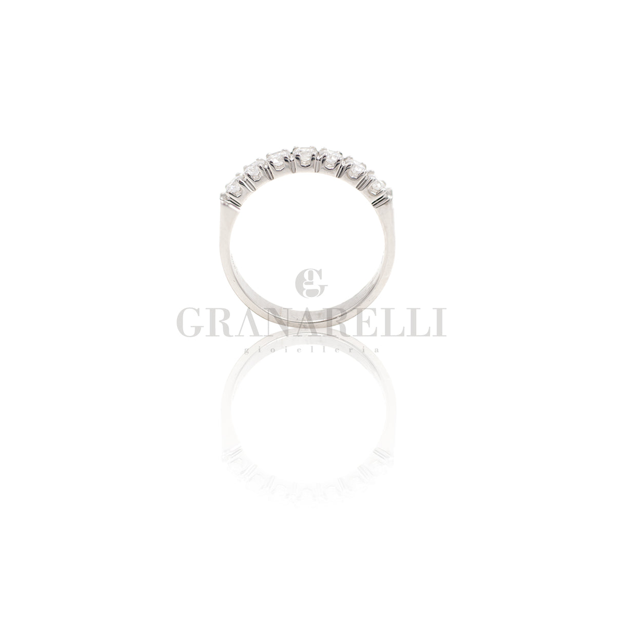 Anello Sette diamanti 0.55kt in oro bianco