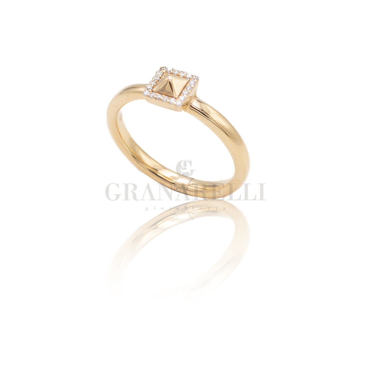Anello con quadrato di Diamanti Oro Giallo